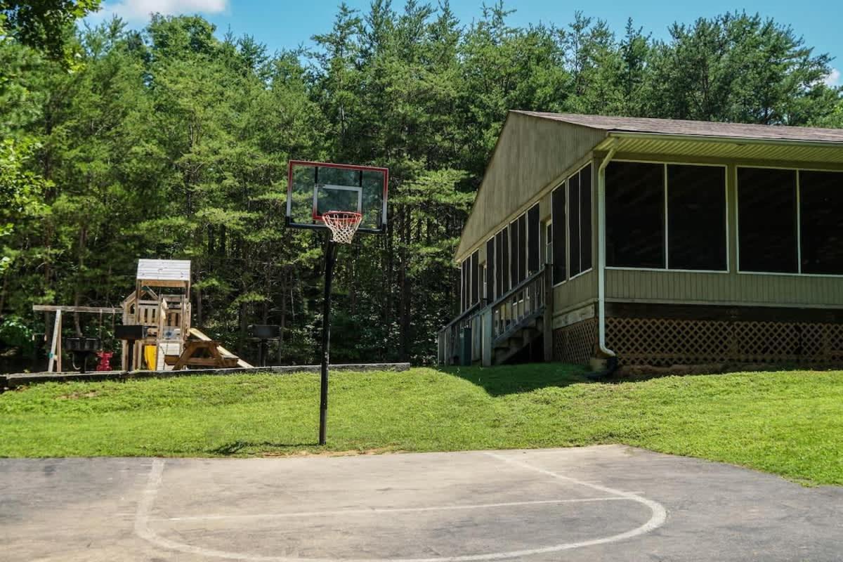 Modern Mountain Escape Villa Gatlinburg Bagian luar foto