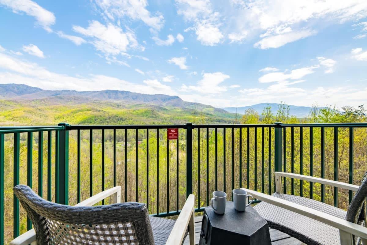 Modern Mountain Escape Villa Gatlinburg Bagian luar foto