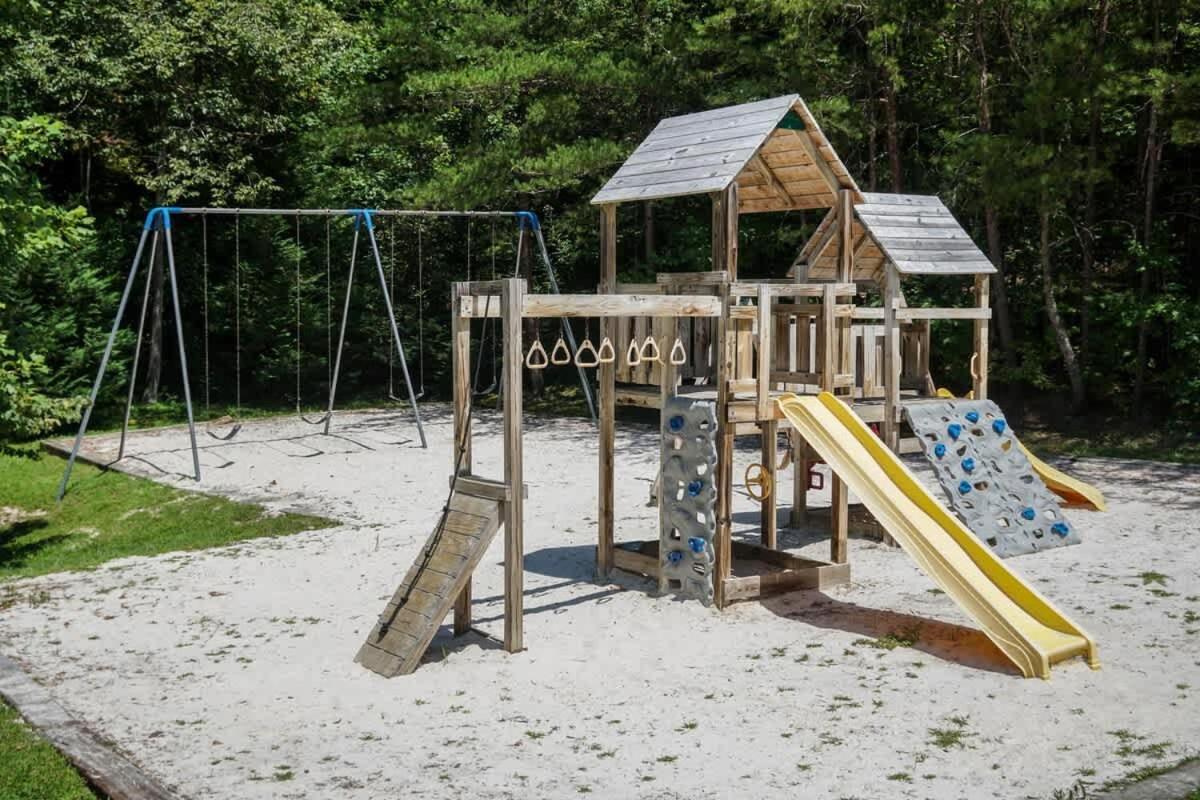 Modern Mountain Escape Villa Gatlinburg Bagian luar foto
