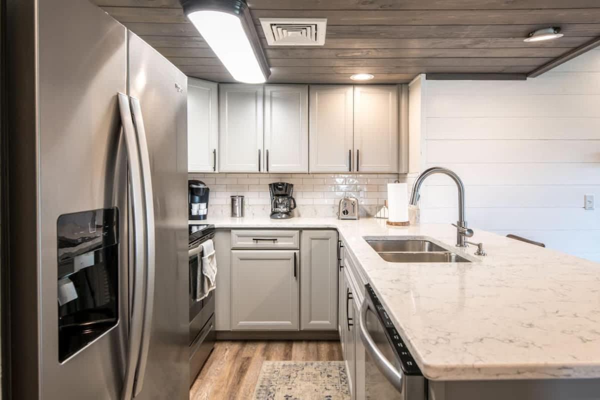 Modern Mountain Escape Villa Gatlinburg Bagian luar foto