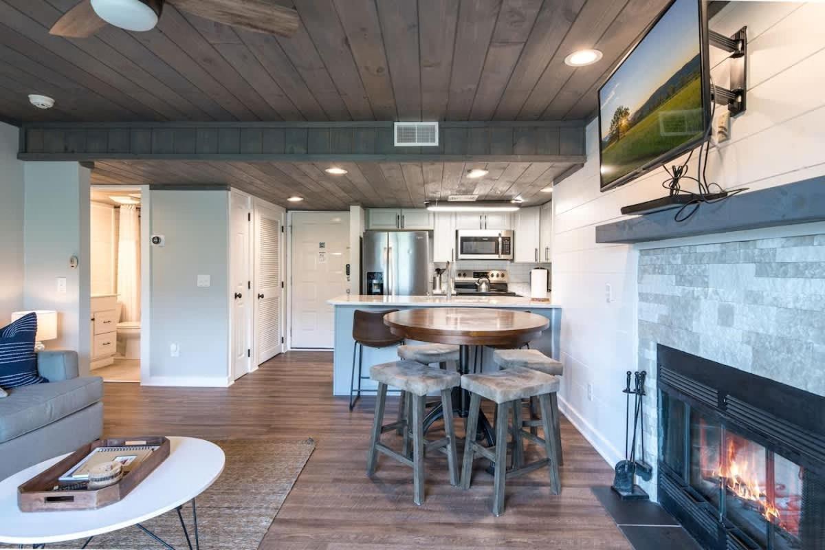 Modern Mountain Escape Villa Gatlinburg Bagian luar foto