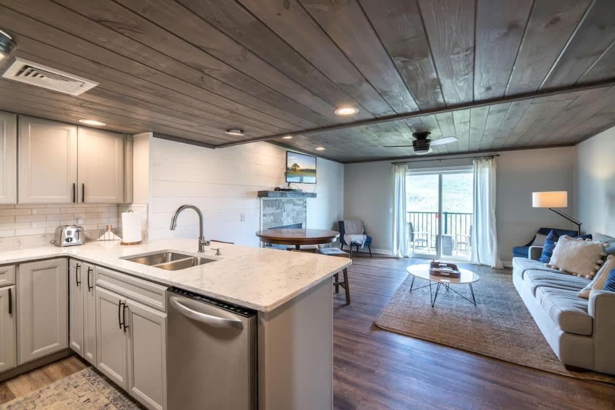 Modern Mountain Escape Villa Gatlinburg Bagian luar foto